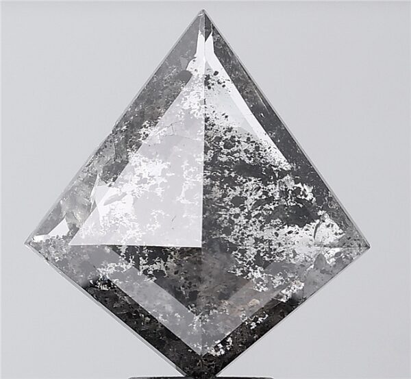 3.44 CT , 14.02*12.9 MM, Kite shape natural diamond , salt and paper